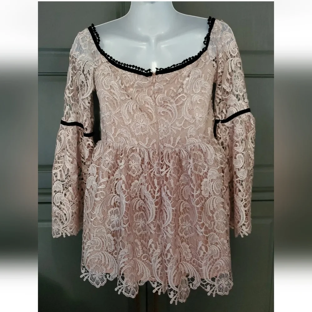 Fairy Princess Guipure lace babydoll Tunic blush Top with Bell Sleeves - Picture 6 of 8
